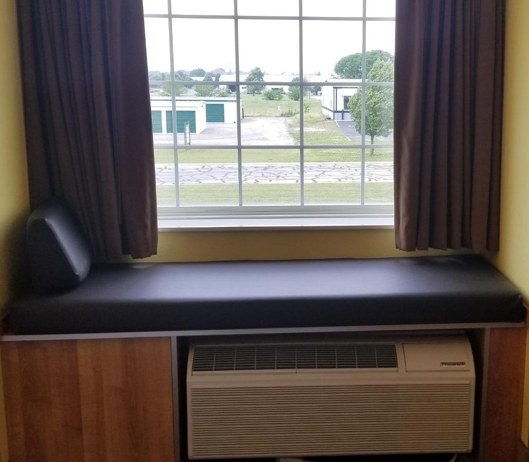 Queen Suite - Non-Smoking at Microtel Inn & Suites by Wyndham Delphos