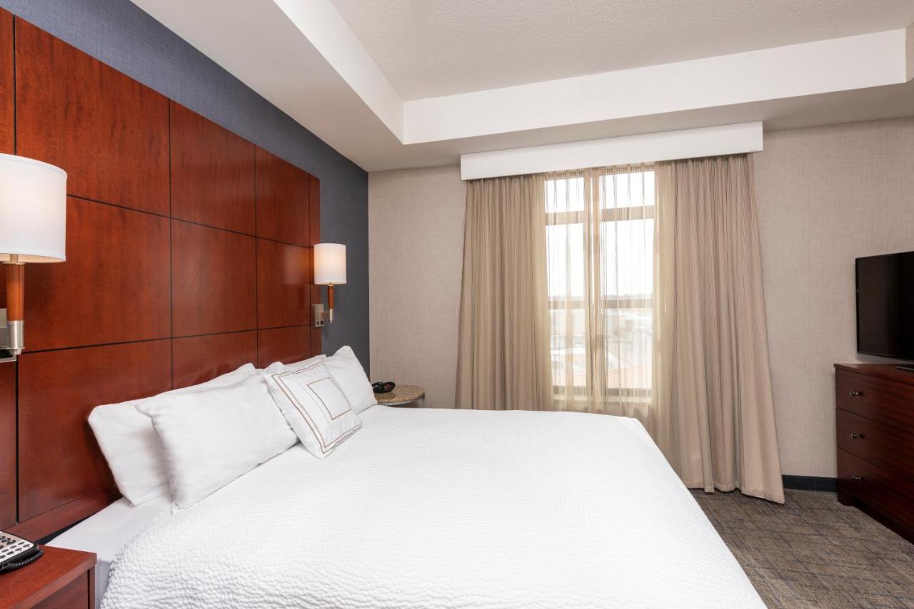 King Studio with Sofa Bed at Residence Inn Midland Marriott