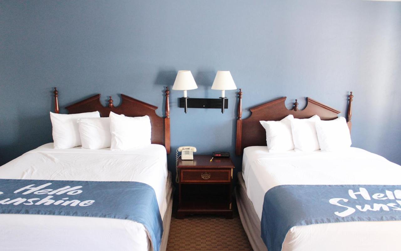 Double Room with Two Double Beds - Non-Smoking at Days Inn by Wyndham Show Low