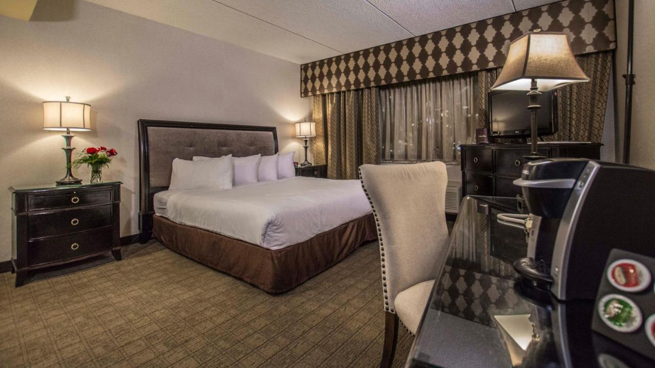 King Room - Non-Smoking at Garden Place Hotel