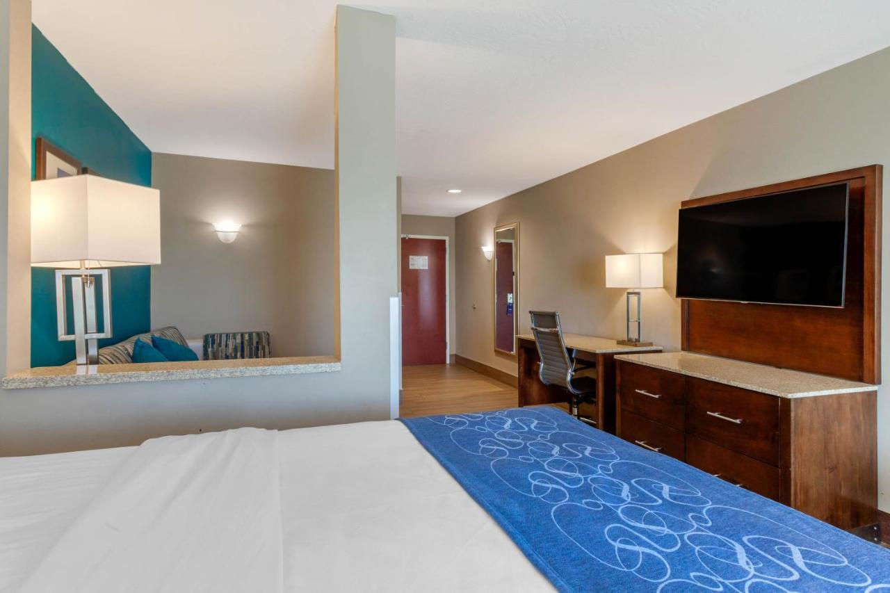 King Suite - Accessible/Non-Smoking at Comfort Suites Las Cruces I-25 North