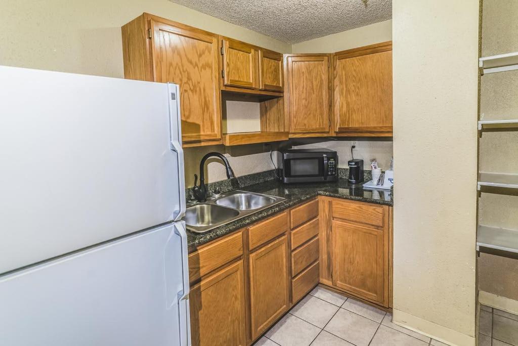 Queen Suite - Non-Smoking at Days Inn by Wyndham Montrose