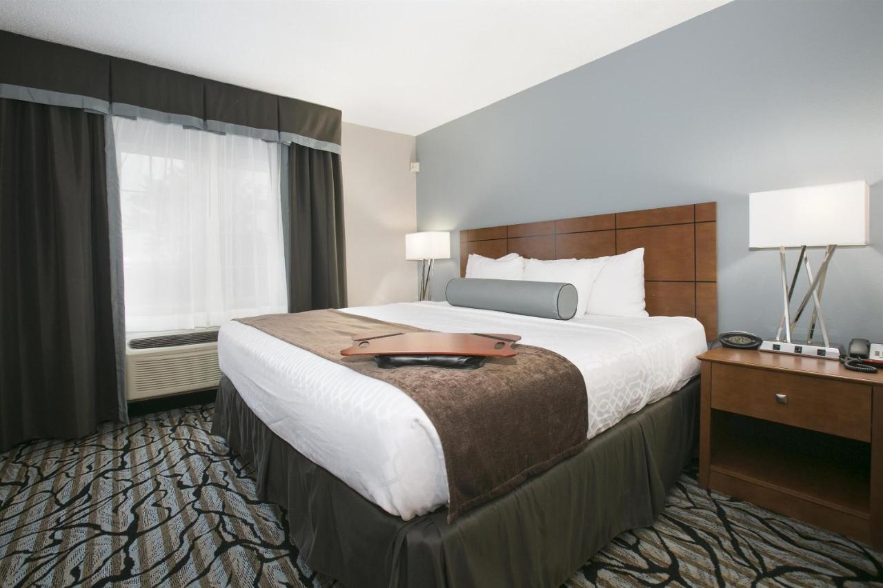 King Suite at Best Western Plus Blaine at the National Sports Center