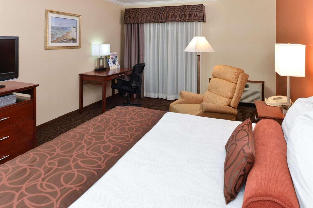 King Room with Balcony at Best Western Plus Landmark Inn