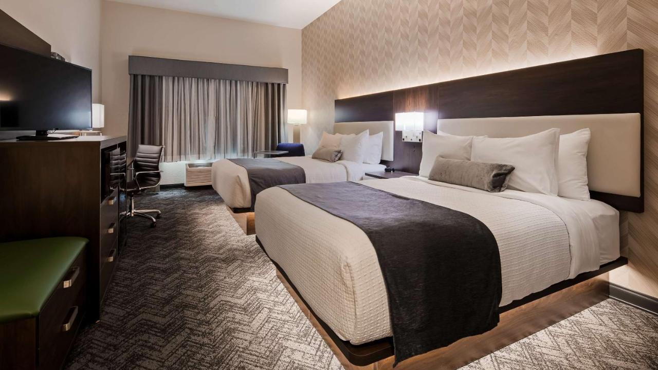 Queen Room with Two Queen Beds at Best Western Plus Parkside Inn & Suites