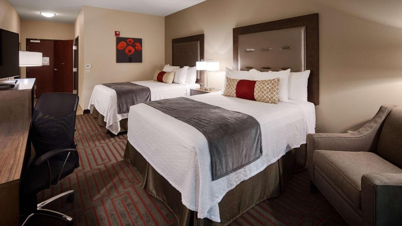 Queen Room with Two Queen Beds at Best Western Plus Stevens County Inn