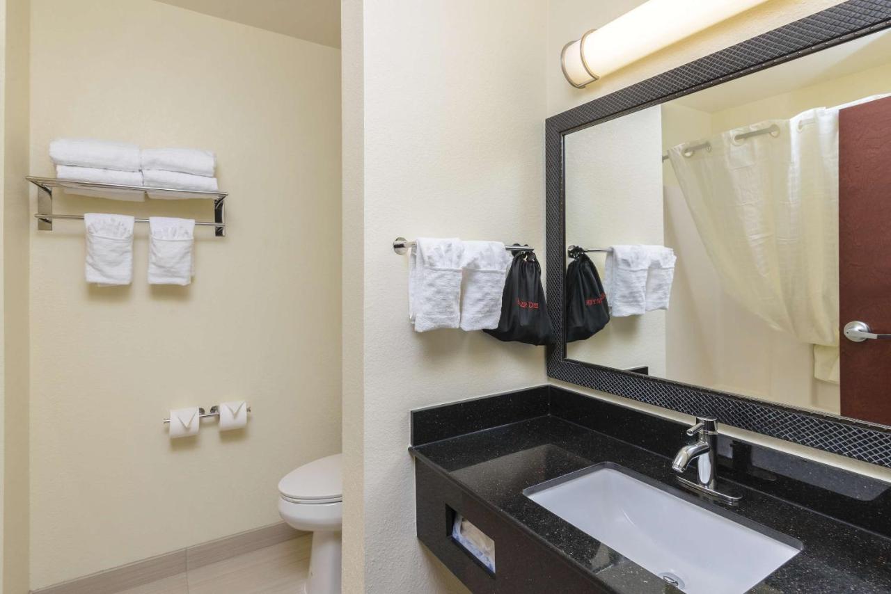 Queen Room with Two Queen Beds - Non-Smoking at Best Western Concord Inn & Suites
