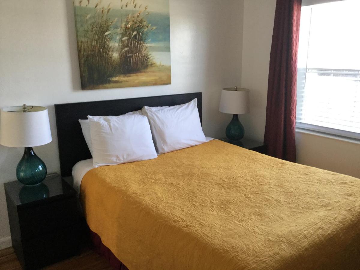 One-Bedroom Apartment at Breakaway Inn