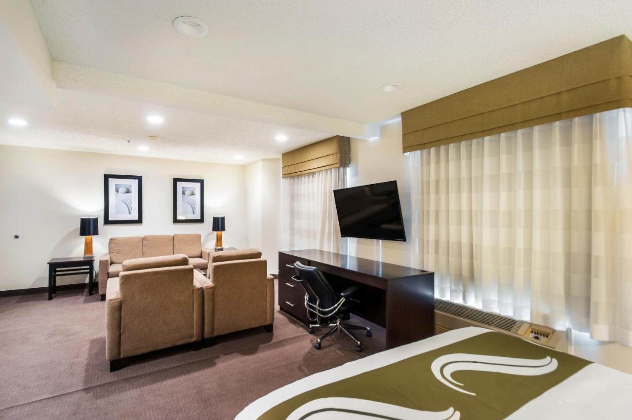 King Room with Whirlpool - Non-Smoking at Quality Inn Grasonville near Kent Island