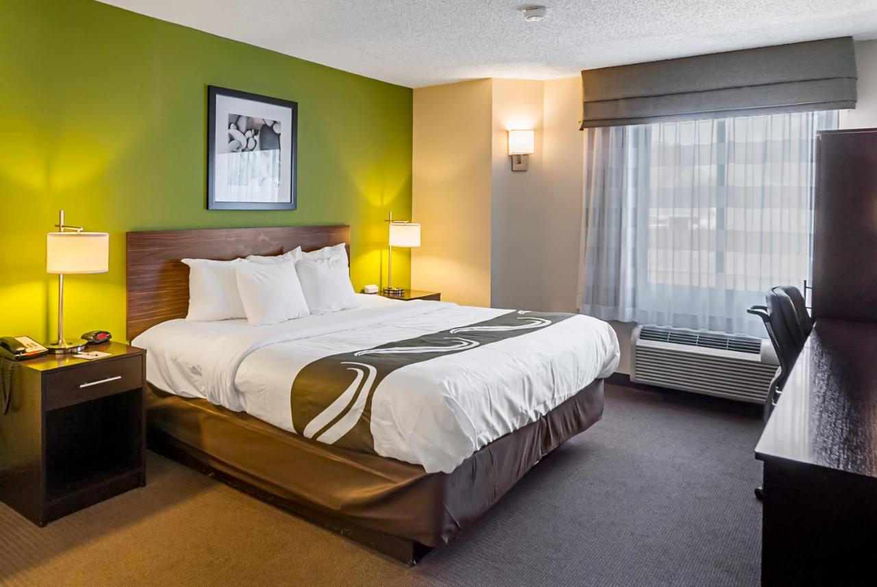 King Room with Whirlpool - Non-Smoking at Quality Inn Grasonville near Kent Island