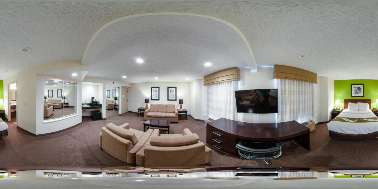 King Room with Whirlpool - Non-Smoking at Quality Inn Grasonville near Kent Island