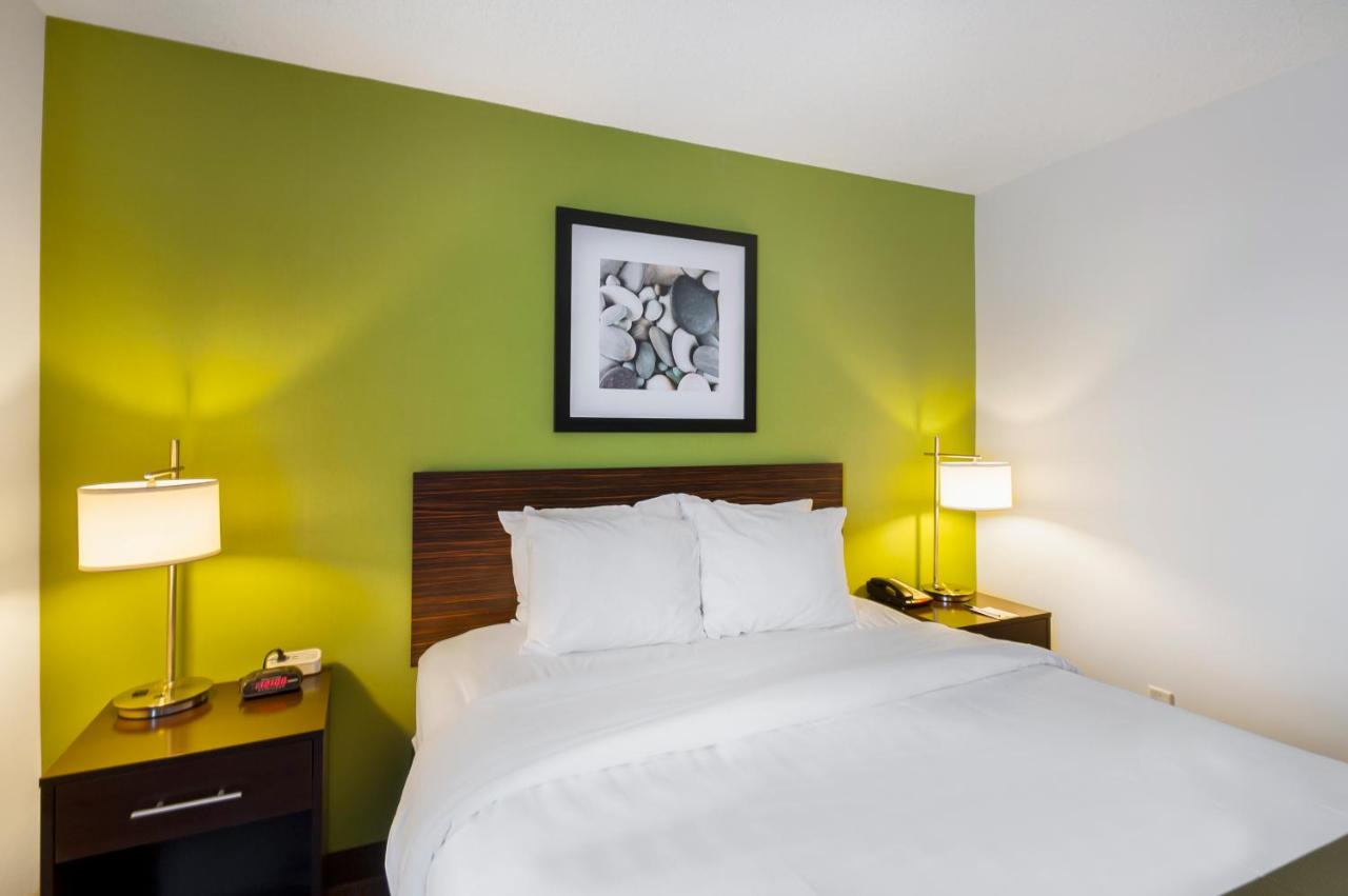 King Queen - Disability Access/Non-Smoking at Quality Inn Grasonville near Kent Island