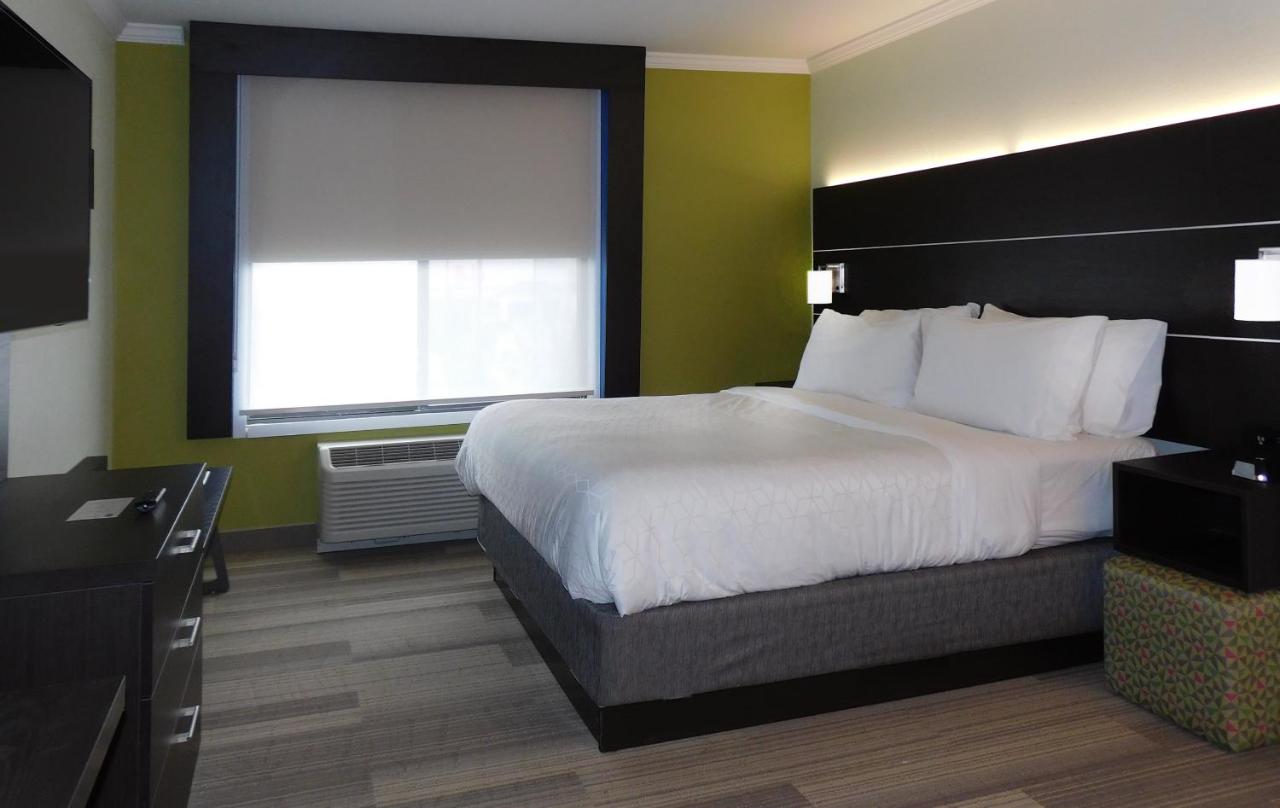 Standard King Room - Non-Smoking  at Holiday Inn Express Coventry S - West Warwick Area by IHG