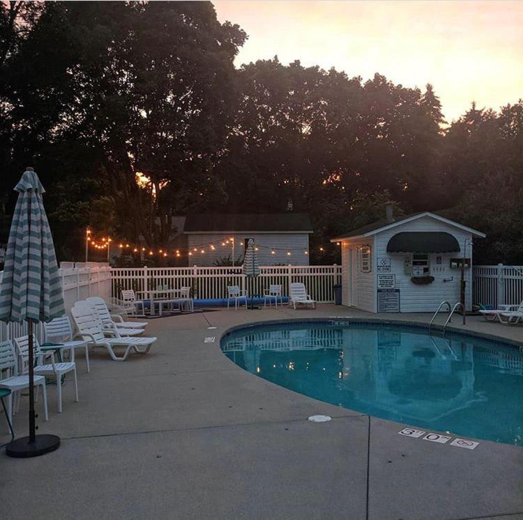 Cedar Court Inn