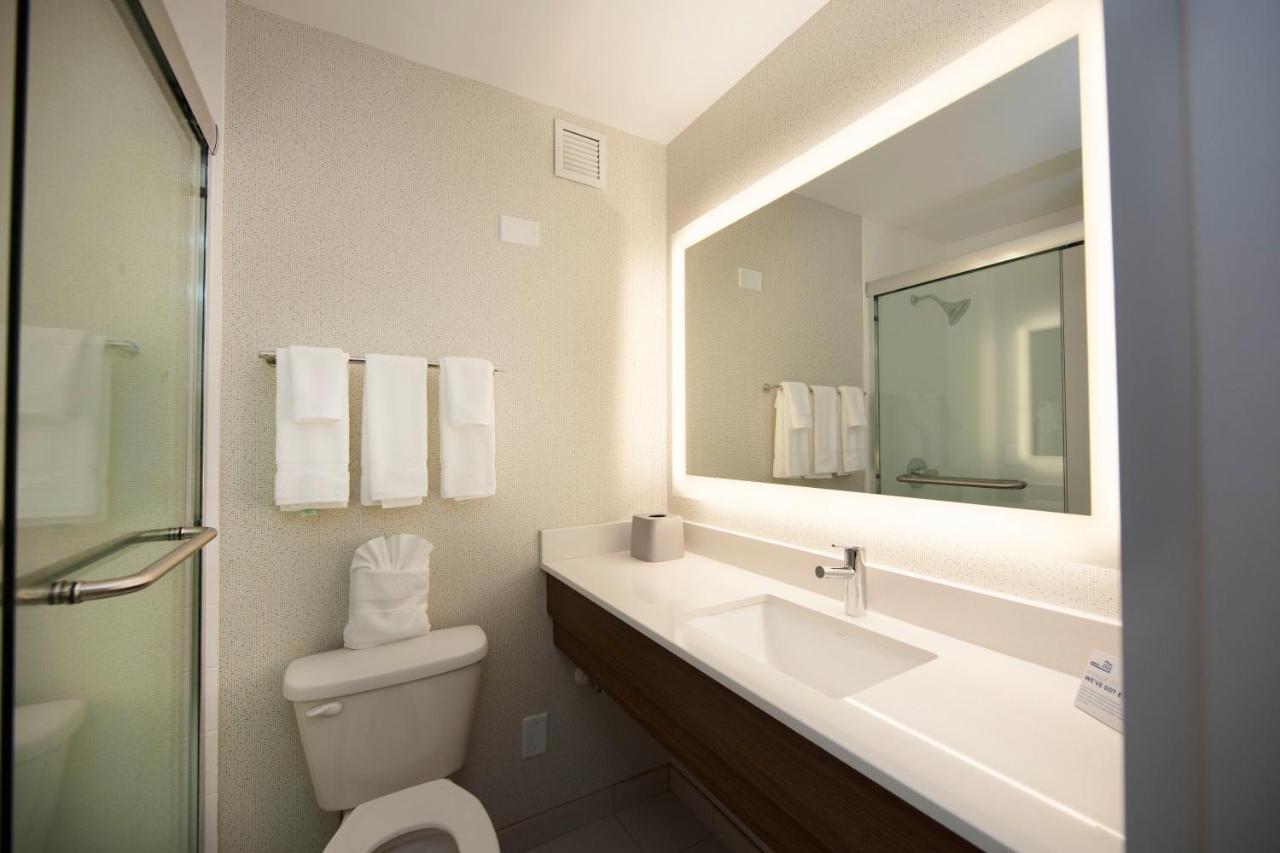 King Room - Non-Smoking at Holiday Inn Express Athens by IHG