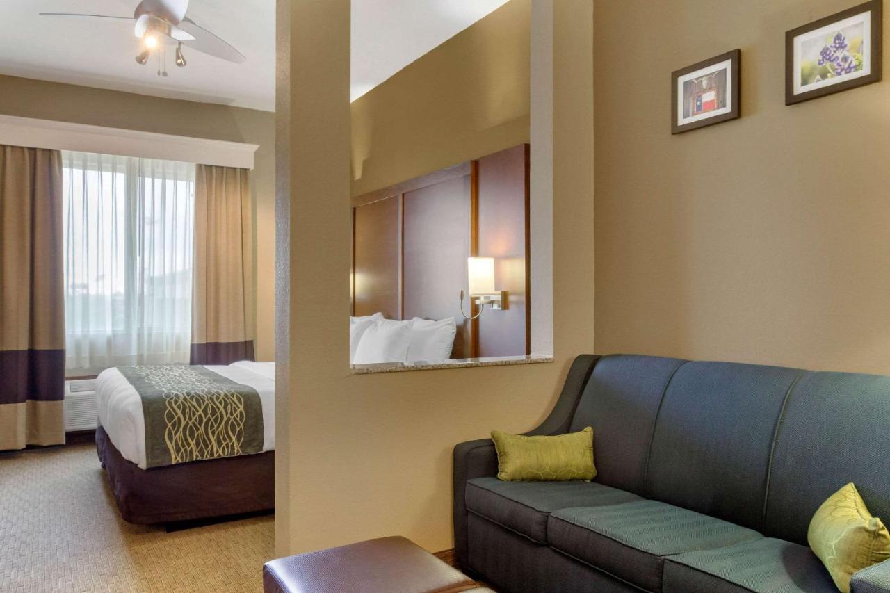 King Suite with Sofa Bed - Non-Smoking at Comfort Inn & Suites Amarillo East