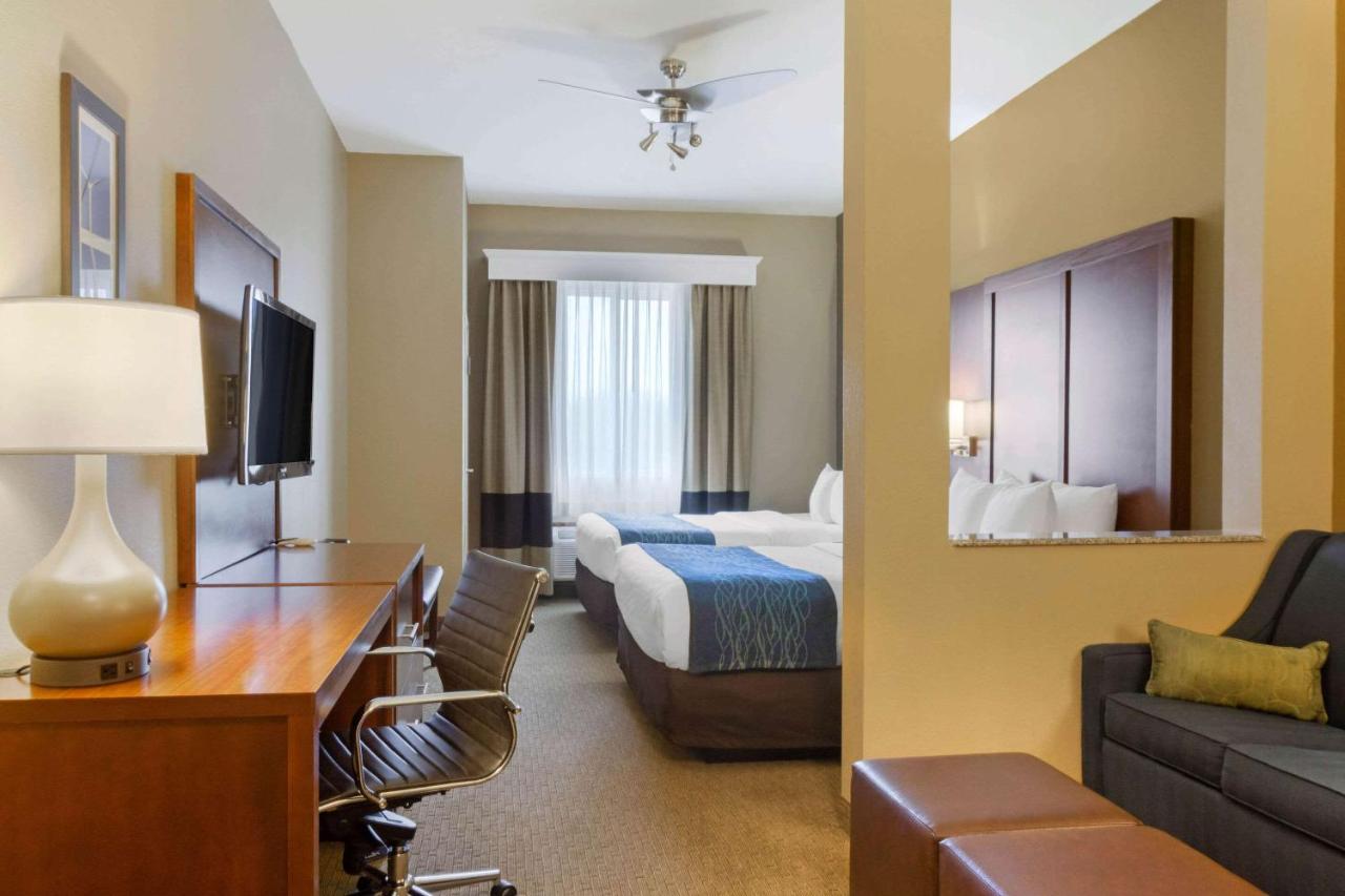Queen Suite with Sofa Bed - Non-Smoking at Comfort Inn & Suites Amarillo East