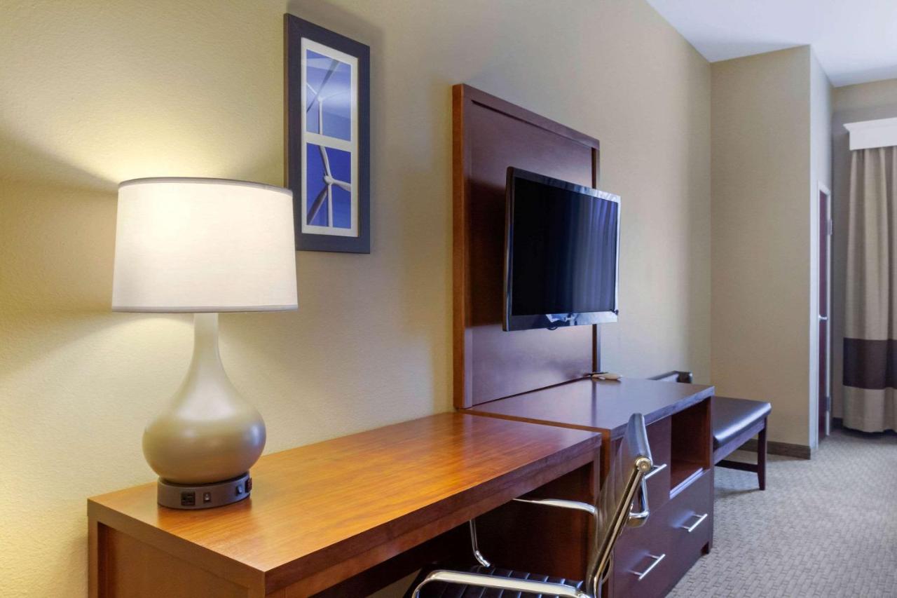 Queen Suite with Sofa Bed - Non-Smoking at Comfort Inn & Suites Amarillo East