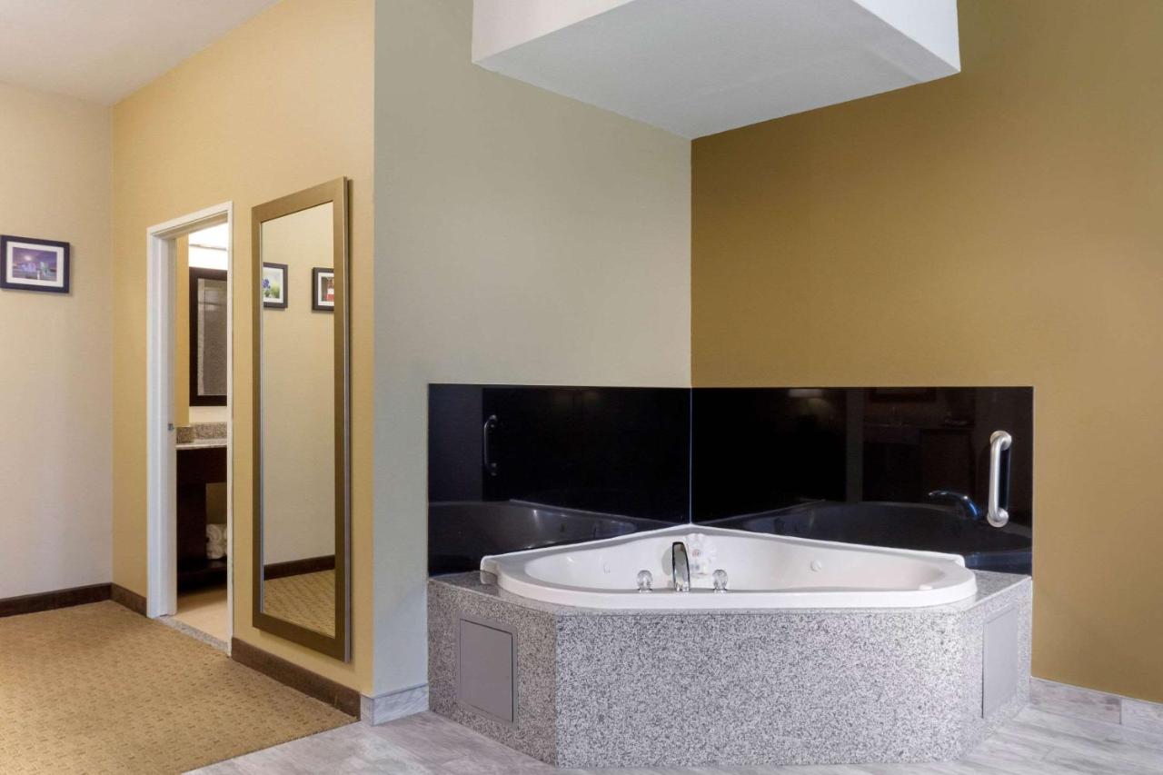 King Suite - Non-Smoking at Comfort Inn & Suites Amarillo East