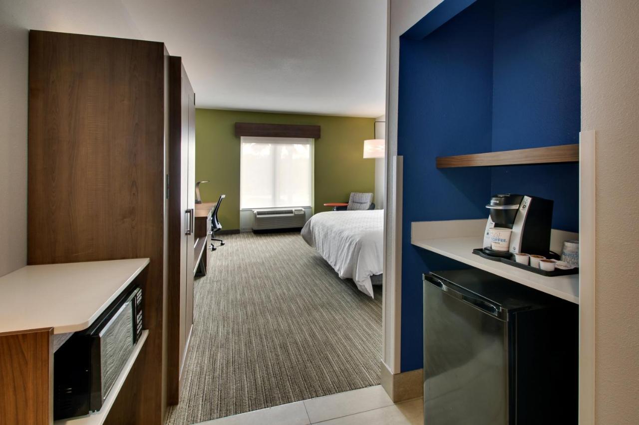King Room - Mobility Access/Hearing Accessible at Holiday Inn Express & Suites Jacksonville North-Fernandina by IHG