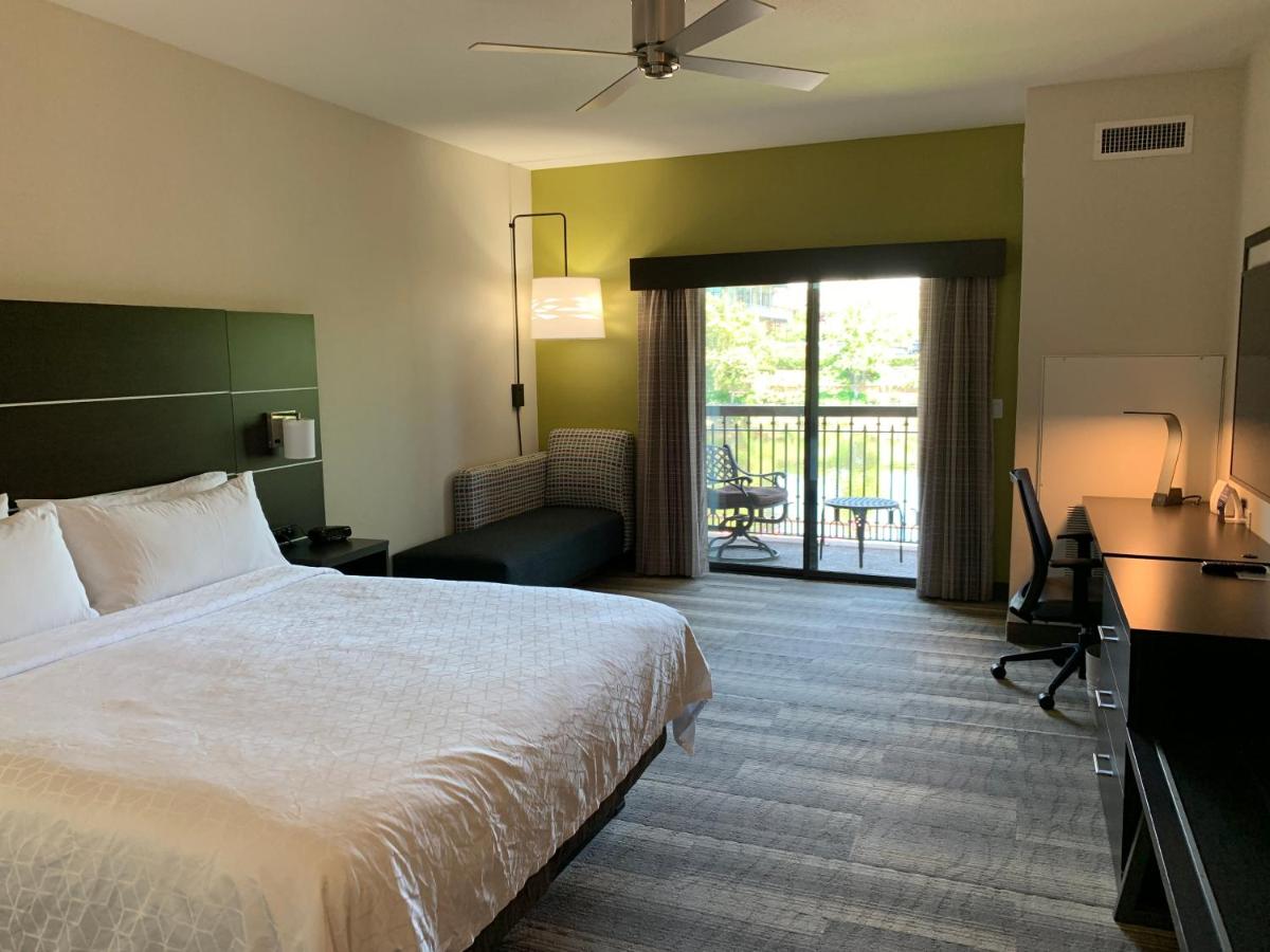 King Room with Balcony at Holiday Inn Express & Suites El Dorado Hills by IHG