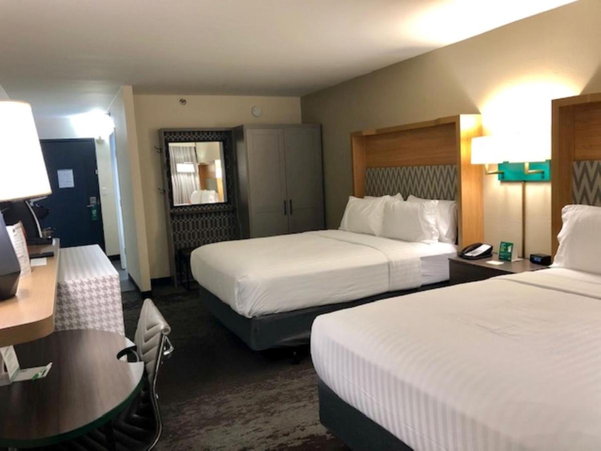 Feature Room with Two Double Beds - Non-Smoking at Holiday Inn Chicago North Shore, an IHG Hotel