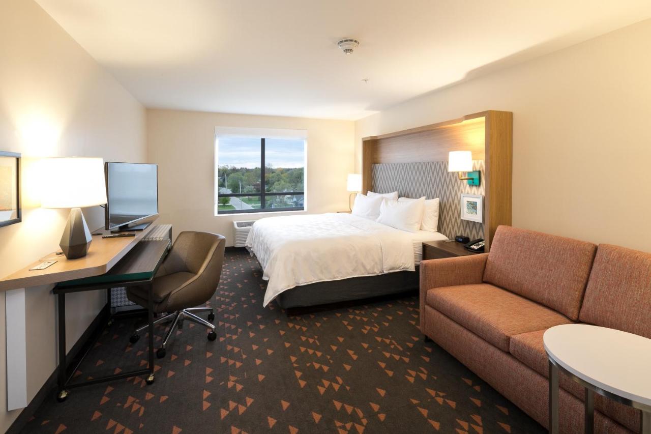 King Room with Sofa Bed - Non-Smoking at Holiday Inn Hotels and Suites Mount Pleasant, an IHG Hotel