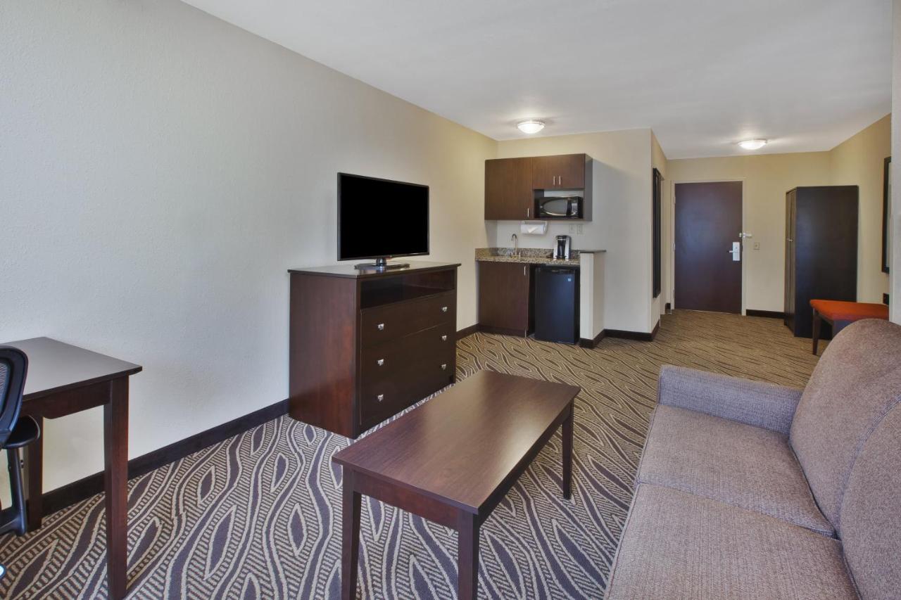 Suite with Two Beds - Non-Smoking at Holiday Inn Express & Suites Washington - Meadow Lands by IHG