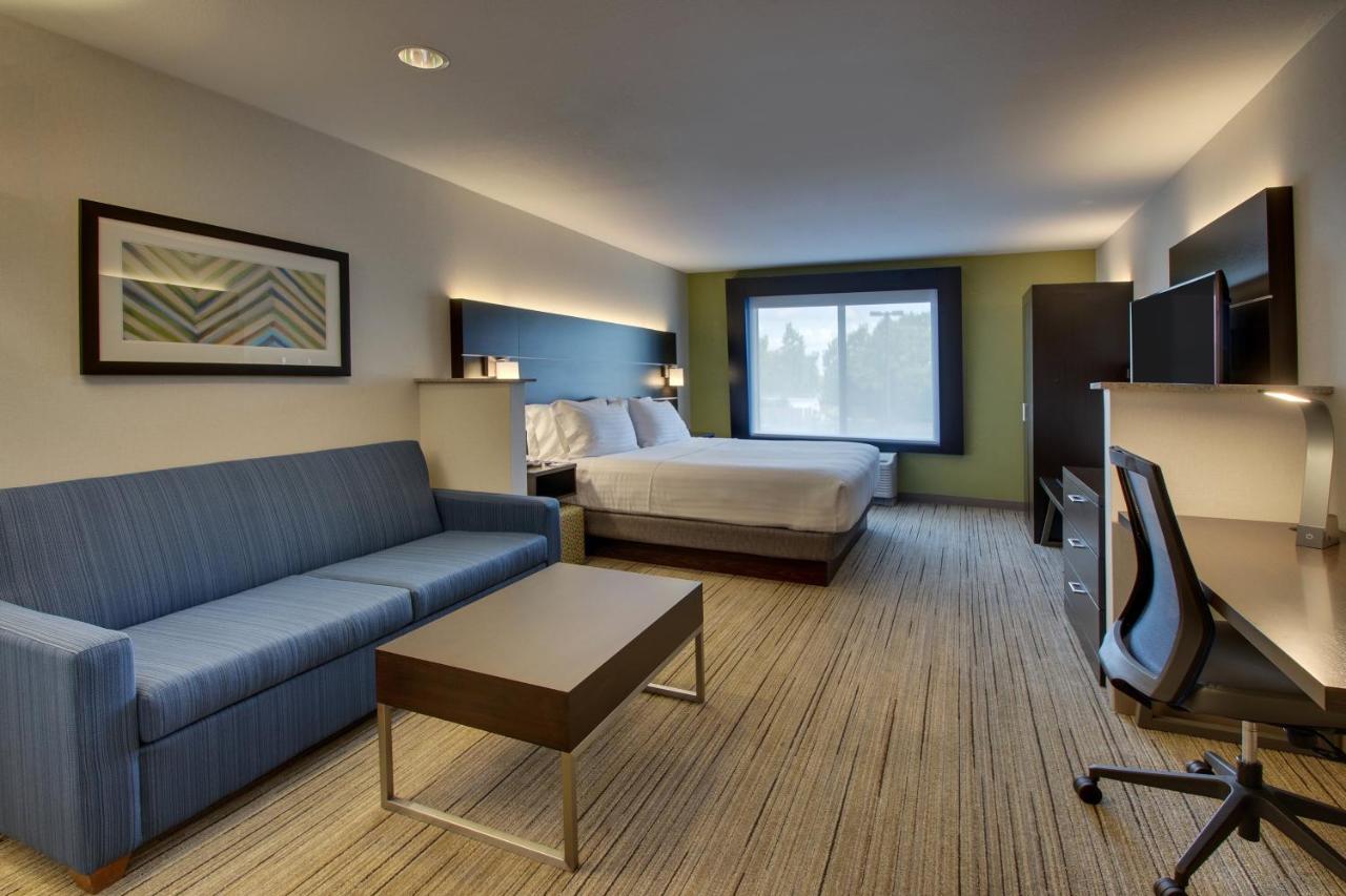 Suite - Mobility Access/Hearing Accessible at Holiday Inn Express & Suites Morris by IHG