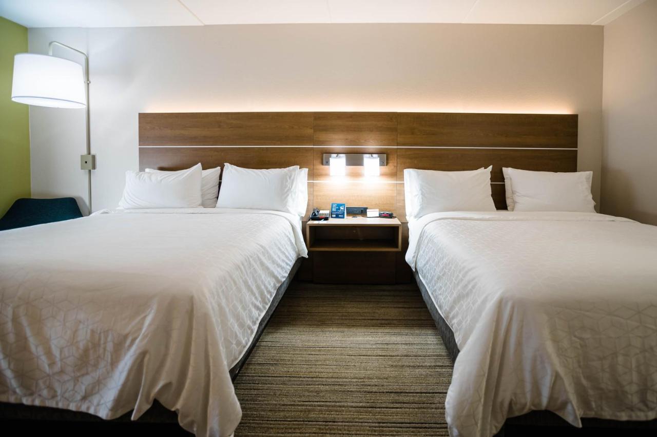 Standard Room with Two Queen Beds at Holiday Inn Express & Suites Knoxville-Farragut by IHG