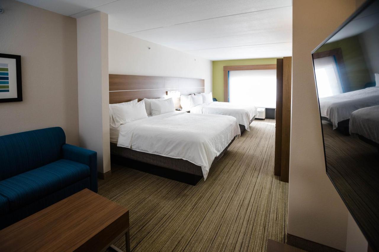 2 King Suite with Pullout Sofa at Holiday Inn Express & Suites Knoxville-Farragut by IHG
