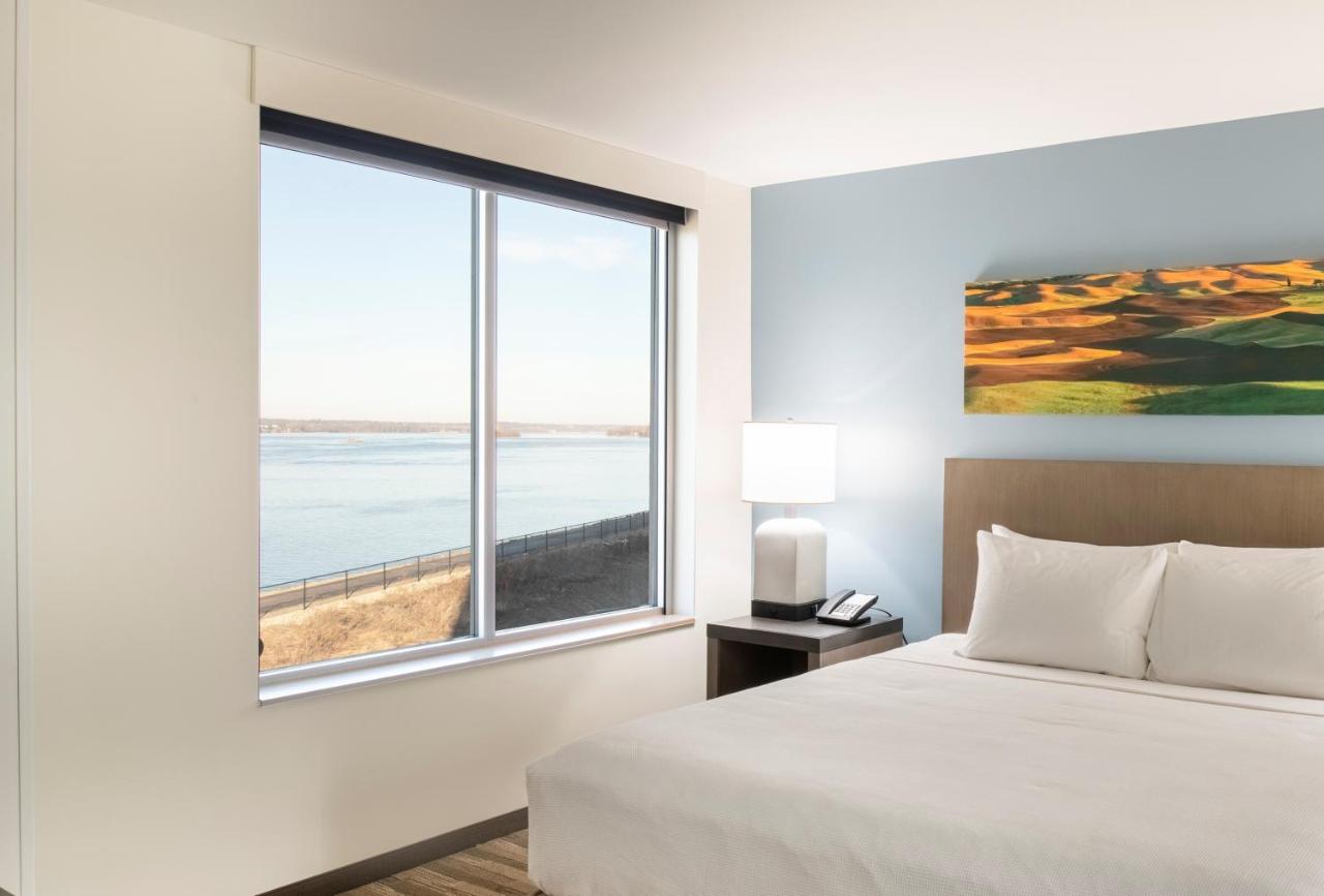 Studio suite with view, 1 King Bed at Hyatt House East Moline Quad Cities