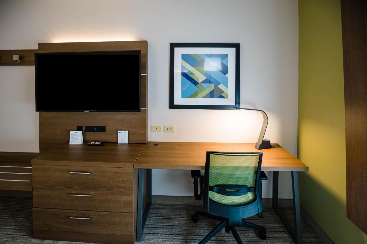 King Studio with Sofa Bed at Holiday Inn Express & Suites Knoxville-Farragut by IHG