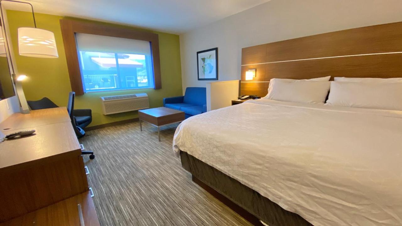 King Suite at Holiday Inn Express Hotel & Suites Park City by IHG