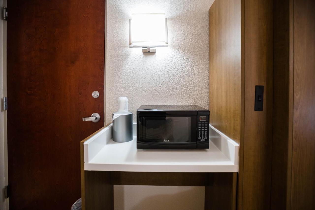 King Room - Mobility Access/Hearing Accessible at Holiday Inn Express & Suites Knoxville-Farragut by IHG
