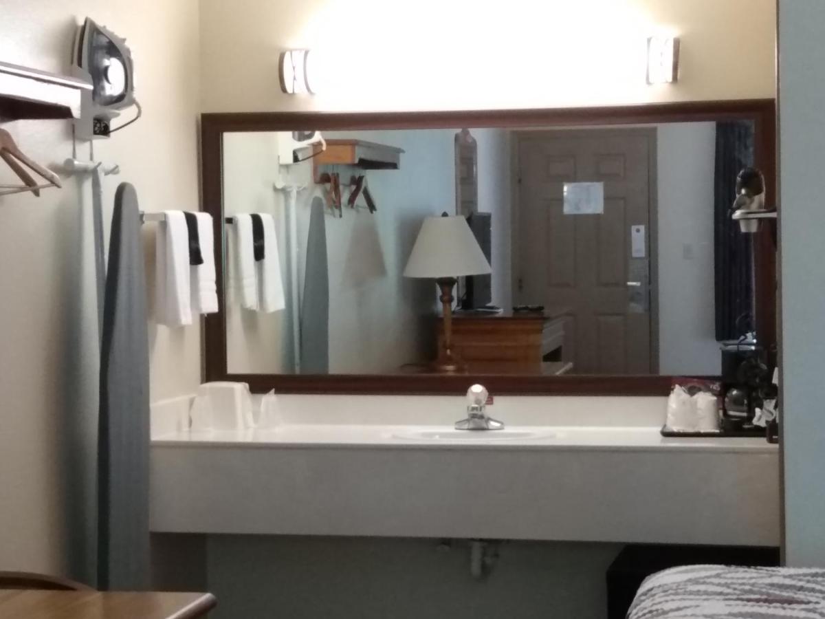 King Room at Gazebo Inn