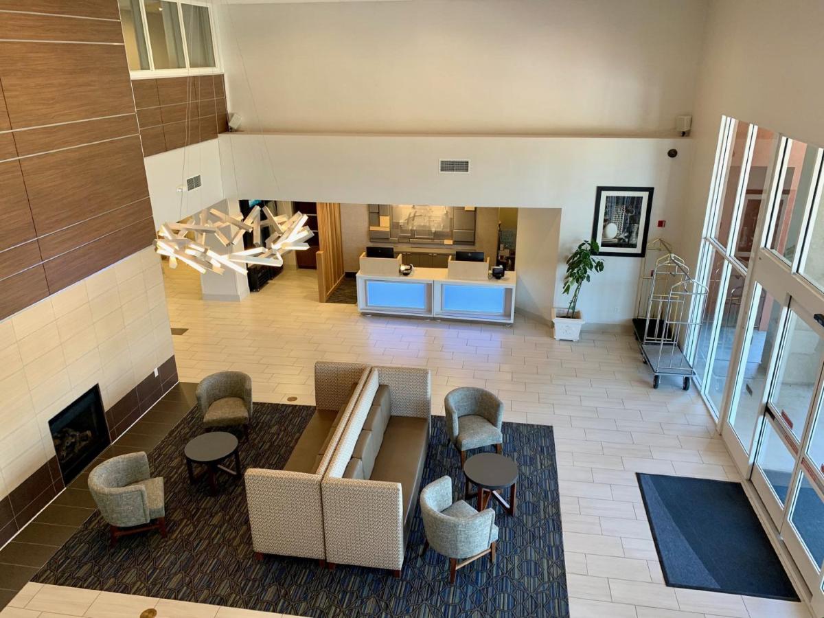 | Holiday Inn Express Hotel & Suites Tracy