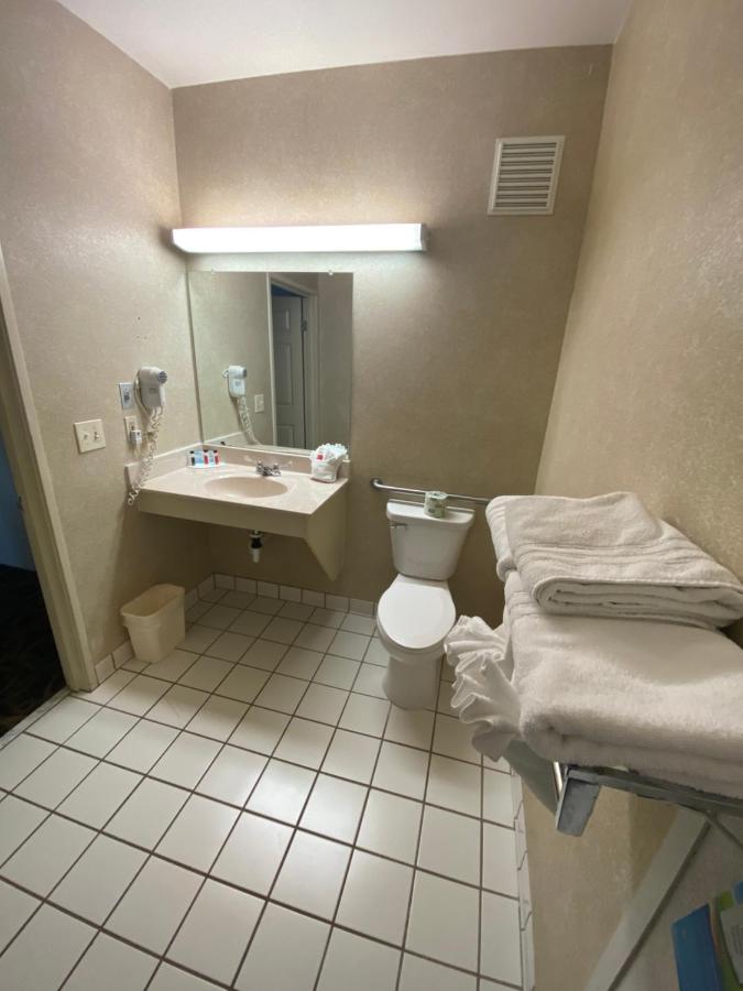 Queen Room - Disability Access/Non-Smoking at Baymont by Wyndham Casper East