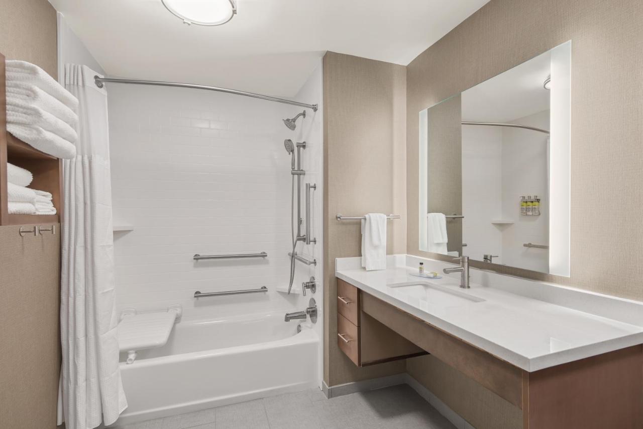 King Studio Suite - Mobility Acces Tub/Non-Smoking at Staybridge Suites Florence - Civic Center, an IHG Hotel