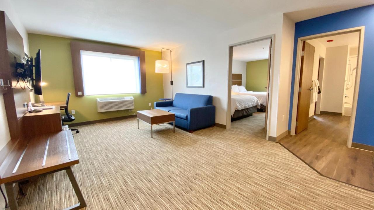 Queen Suite with Two Queen Beds at Holiday Inn Express Hotel & Suites Park City by IHG