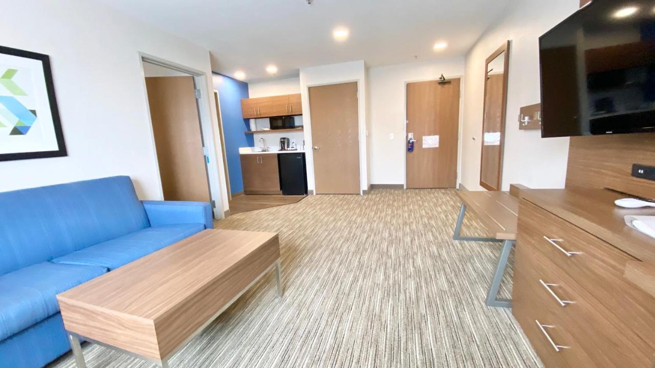 Queen Suite with Two Queen Beds at Holiday Inn Express Hotel & Suites Park City by IHG