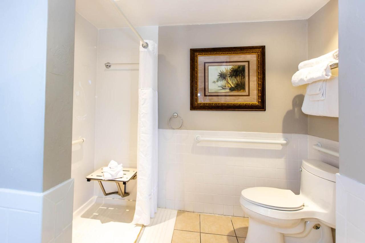 King Studio with Gulf or Garden View (ADA) at West Wind Inn