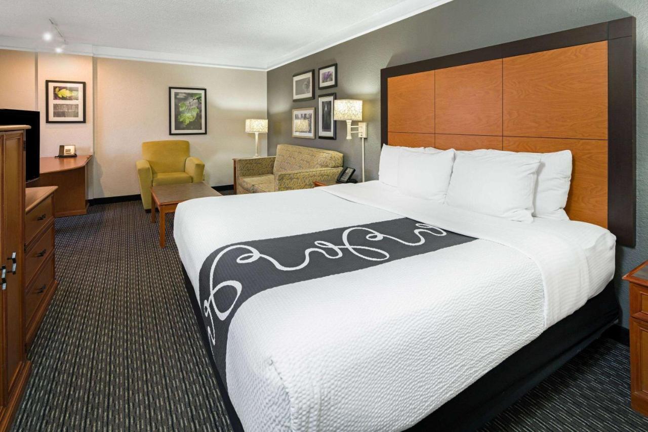 Executive King Room at La Quinta Inn & Suites by Wyndham Buena Park