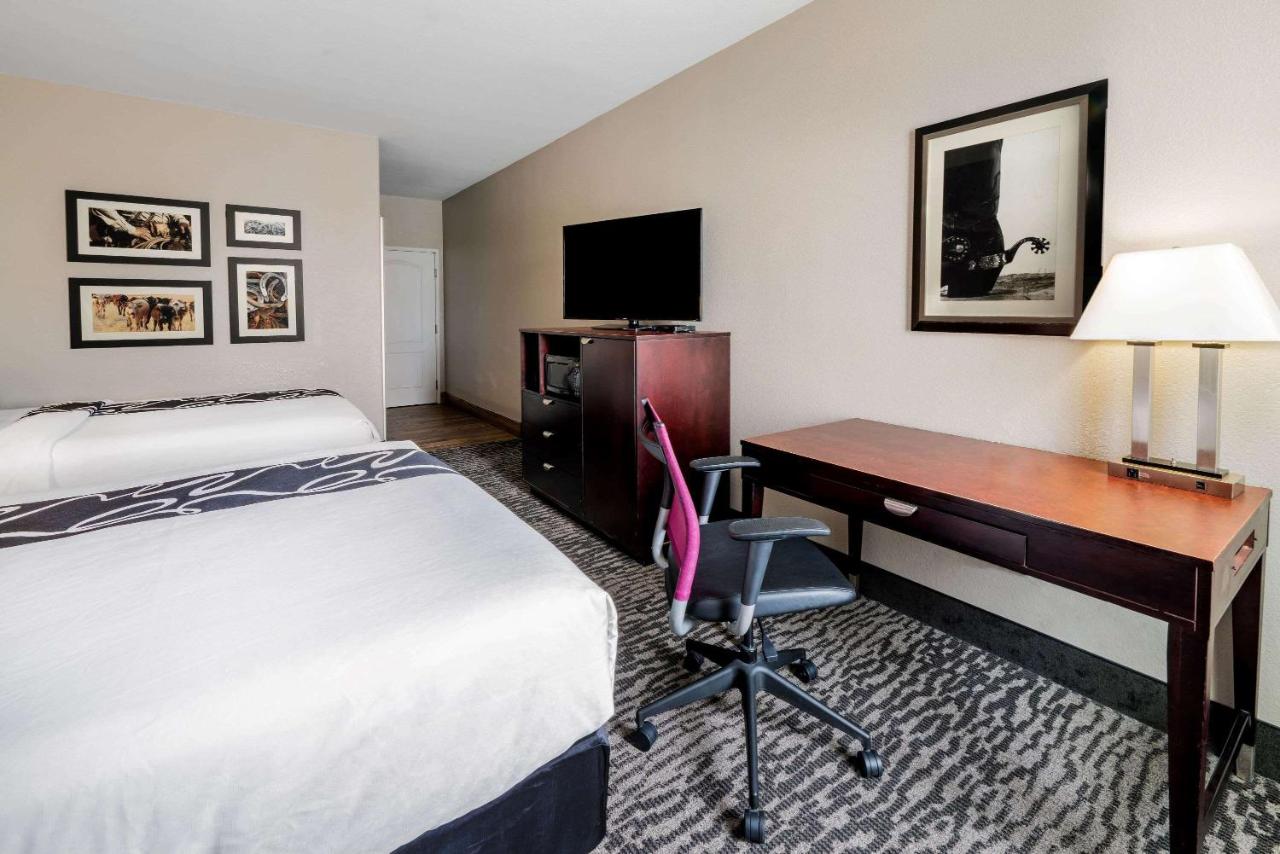Deluxe Queen Room with Two Queen Beds at La Quinta Inn & Suites by Wyndham DFW Airport West - Bedford