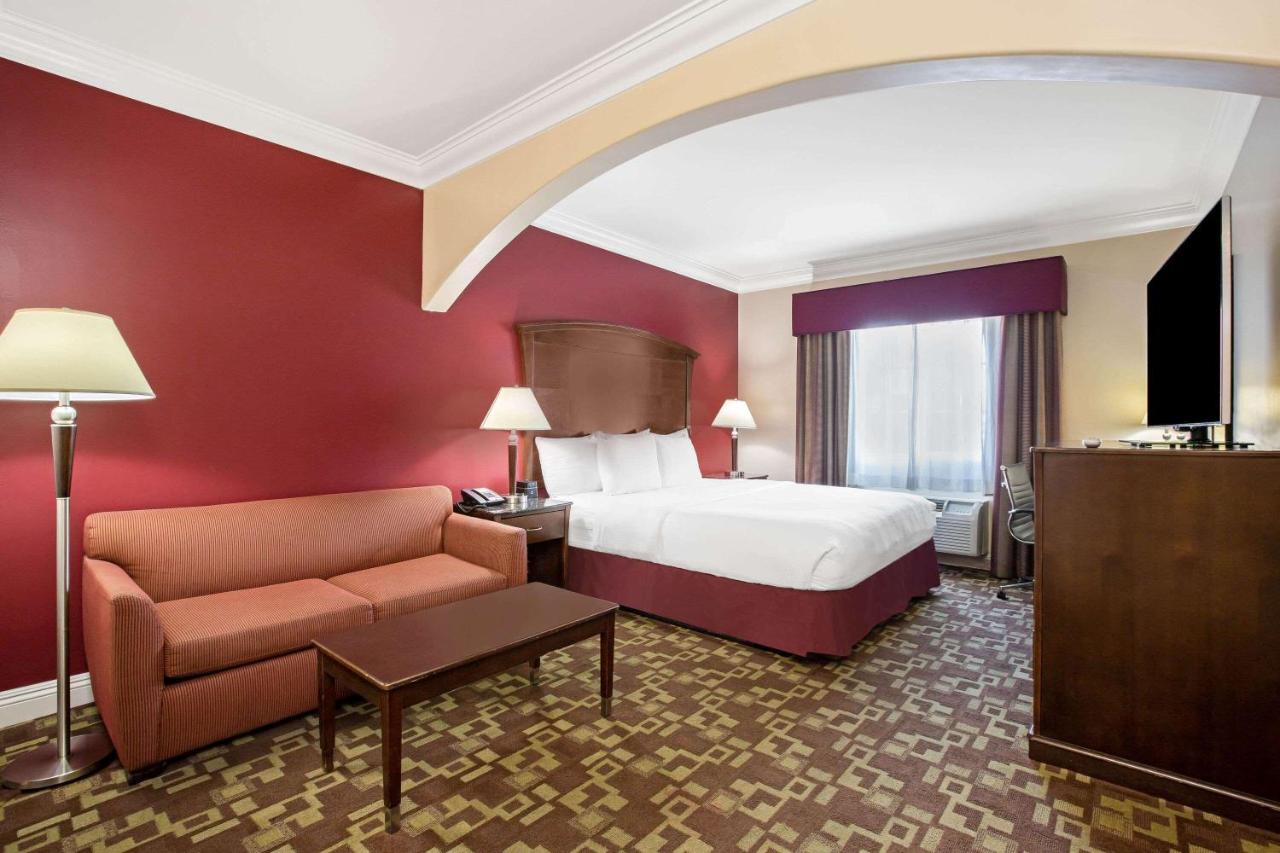 King Suite - Non-Smoking at La Quinta Inn & Suites by Wyndham Moreno Valley
