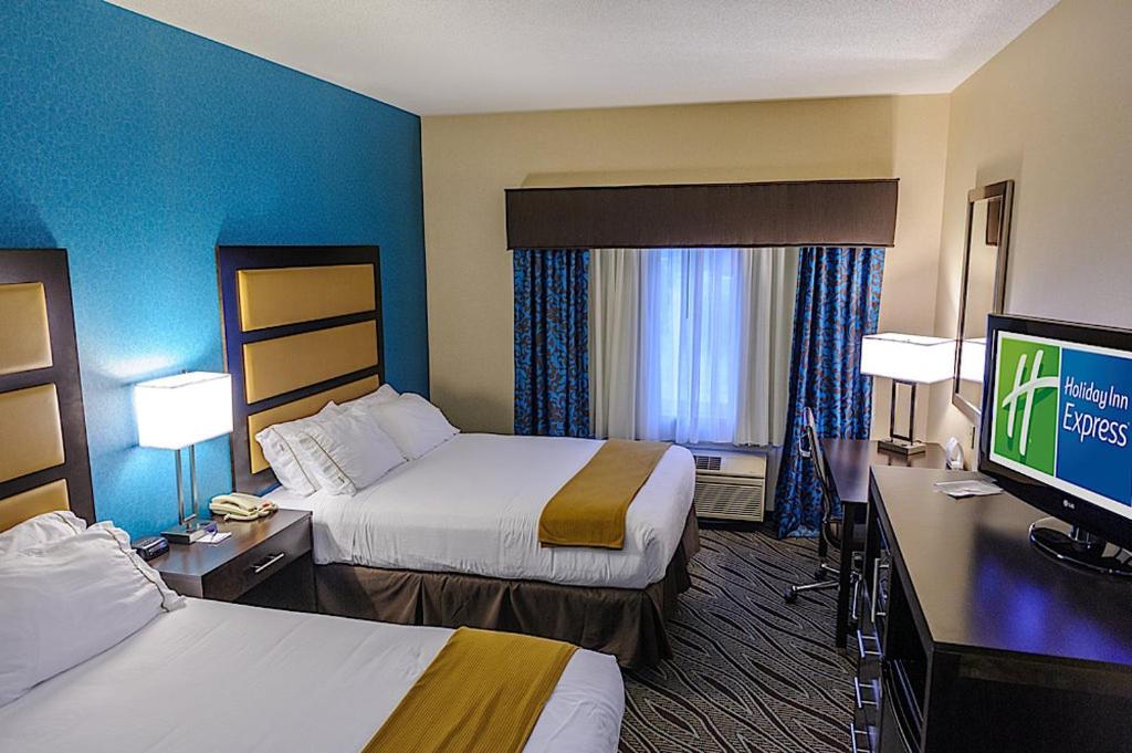 Room with Two Beds - Hearing Accessible - Non-Smoking at Holiday Inn Express Ludlow by IHG