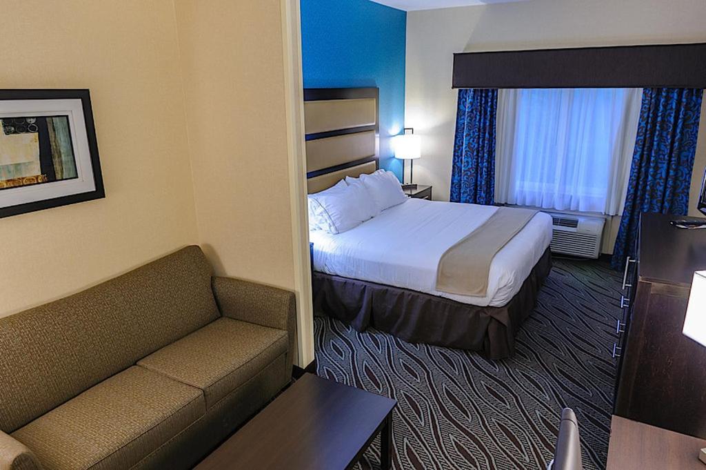 King Room with Sofa Bed - Non-Smoking at Holiday Inn Express Ludlow by IHG