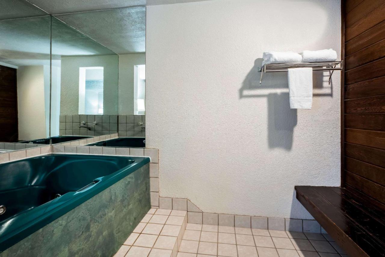 King Suite - Non-Smoking at La Quinta Inn by Wyndham Bend