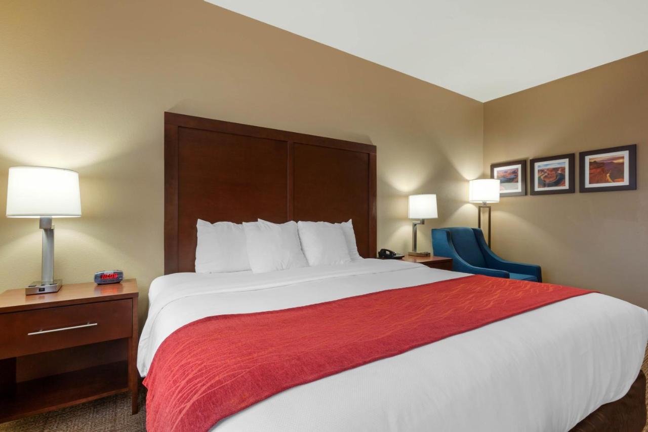 King Room - Accessible/Non-Smoking at Comfort Inn & Suites Page at Lake Powell