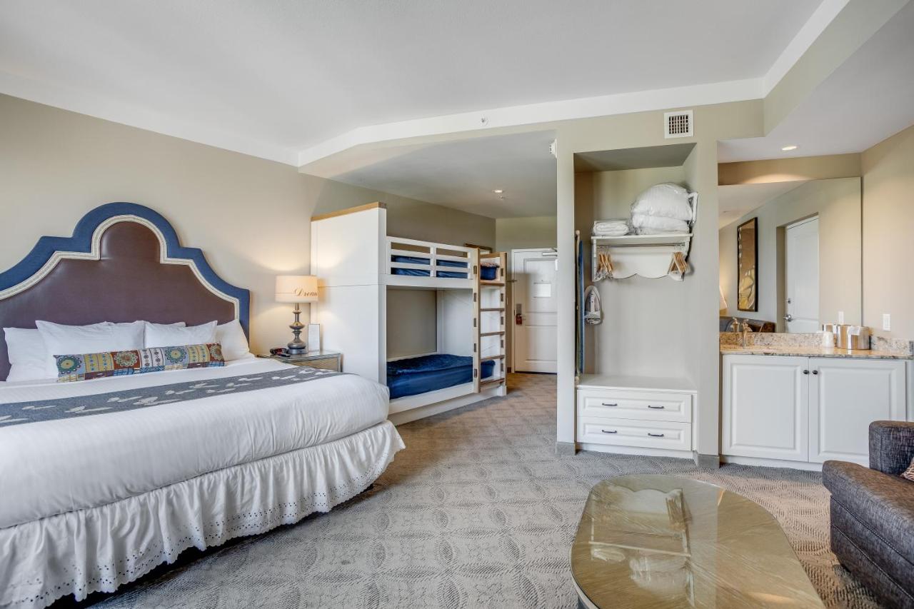 Junior Family Suite at Dollywood's DreamMore Resort